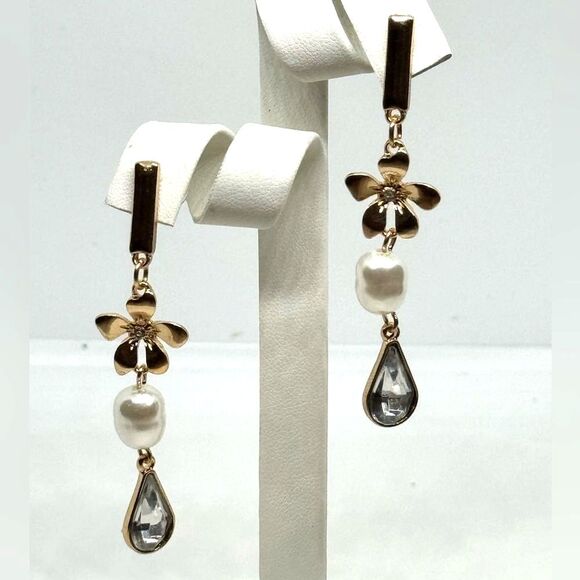 ISAAC MIZRAHI Gold Tone Flower Crystal Dangling Post  Earrings - Picture 4 of 5
